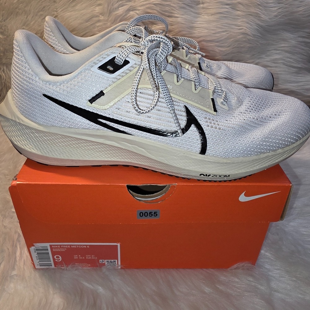 Nike Pegasus 40 Running Shoes – Women's Size 9 — White/Black DV3854-100